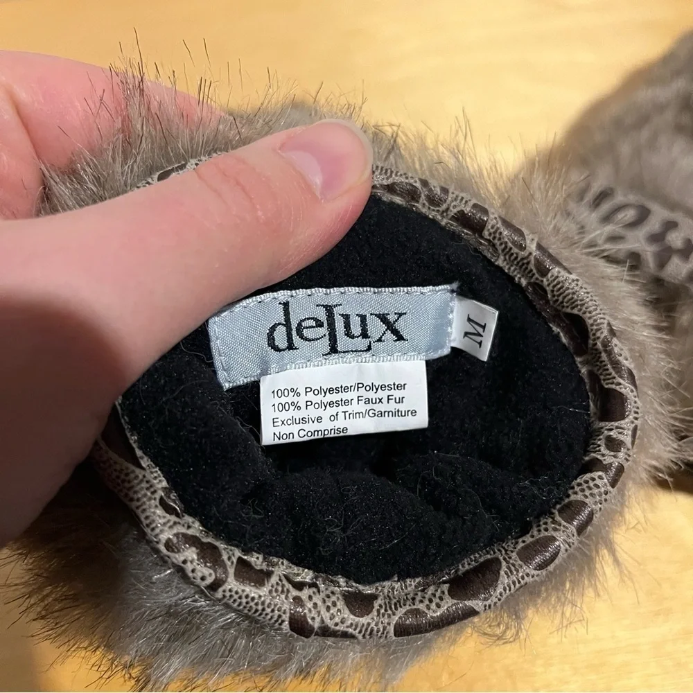 DeLux mittens gloves mitts fur furry Adjustable faux fur Brown Warm Fuzzy Sz M